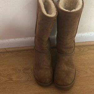 Ugg boots in great condition nation . Cannot fit them so unhappy .